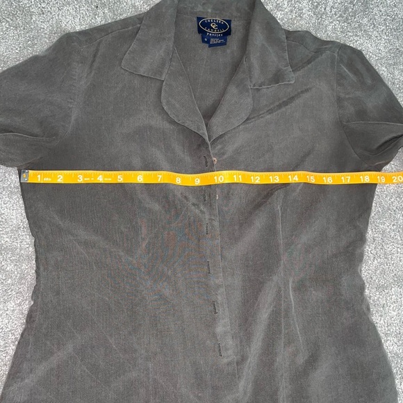 Chelsea Cambell Petites Gray 100% Silk Button Up Blouse Size 8 - Picture 6 of 7